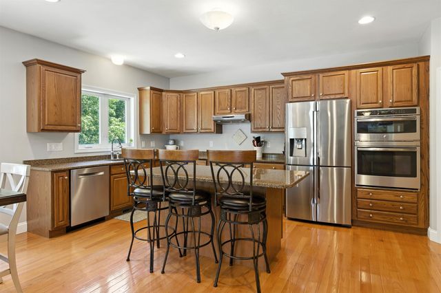 102 Cherrywood Drive, Nashua, NH 03062
