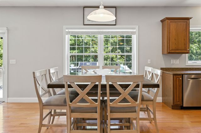 102 Cherrywood Drive, Nashua, NH 03062