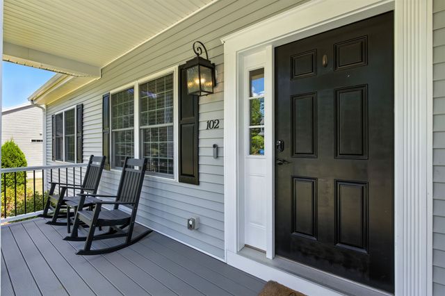 102 Cherrywood Drive, Nashua, NH 03062