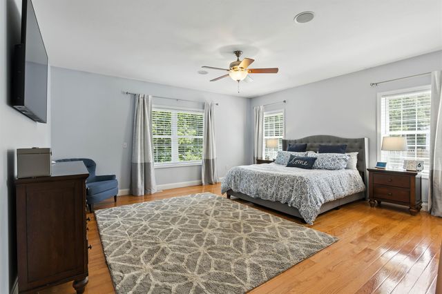 102 Cherrywood Drive, Nashua, NH 03062