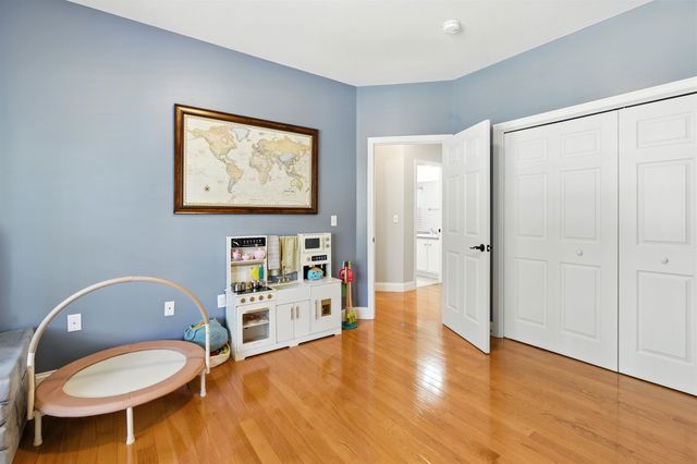 102 Cherrywood Drive, Nashua, NH 03062