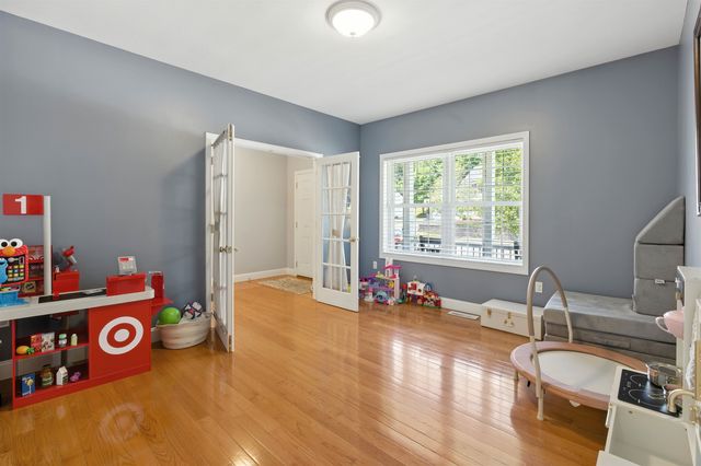 102 Cherrywood Drive, Nashua, NH 03062