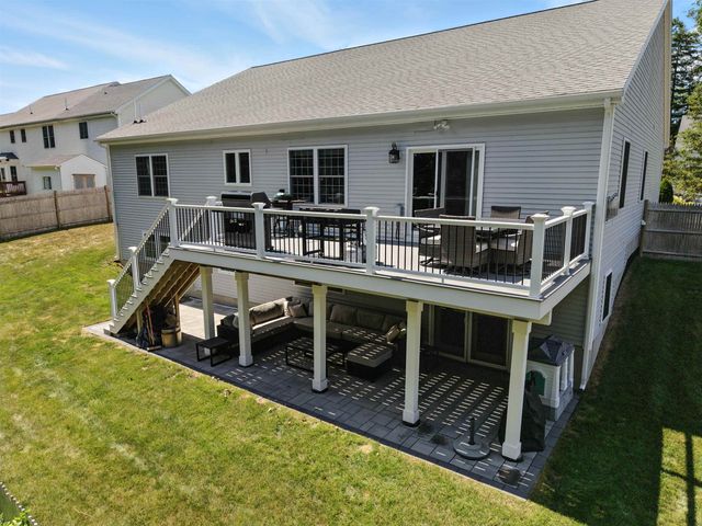 102 Cherrywood Drive, Nashua, NH 03062