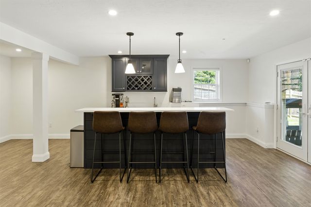 102 Cherrywood Drive, Nashua, NH 03062