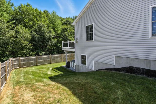 102 Cherrywood Drive, Nashua, NH 03062