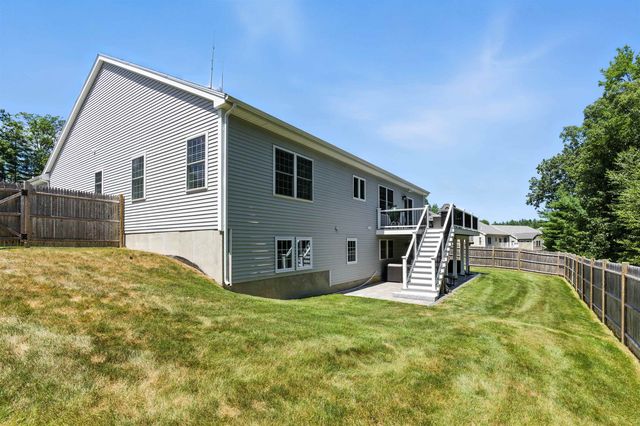 102 Cherrywood Drive, Nashua, NH 03062