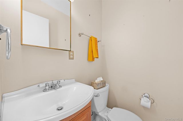 64 Stanford Court, Wantagh, NY 11793