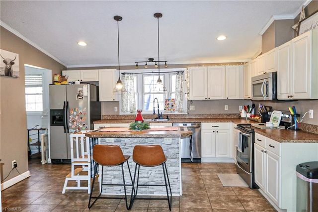 1759 Grandview Drive, Sparta, NC 28675