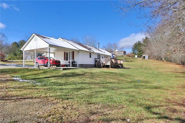 1759 Grandview Drive, Sparta, NC 28675