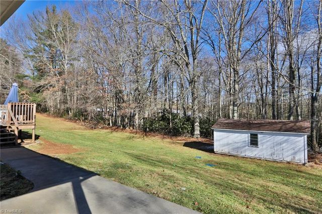 1759 Grandview Drive, Sparta, NC 28675