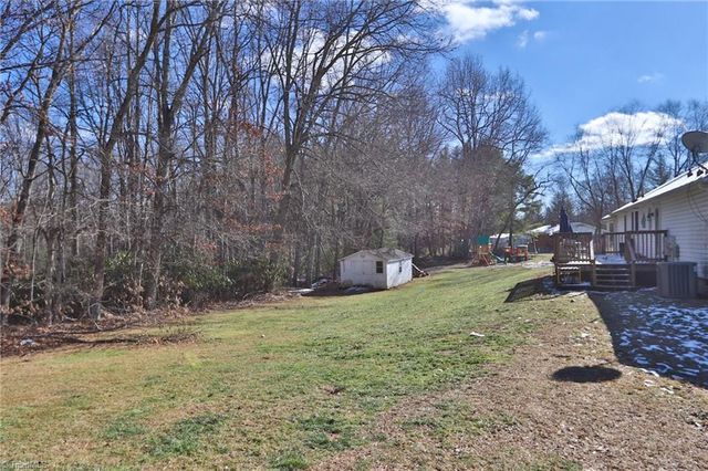 1759 Grandview Drive, Sparta, NC 28675