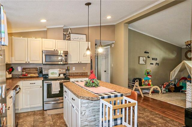 1759 Grandview Drive, Sparta, NC 28675