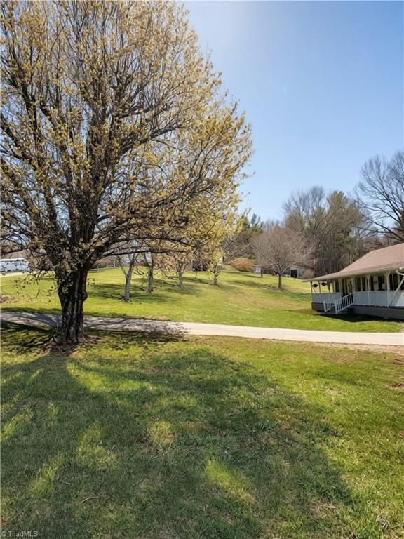 1759 Grandview Drive, Sparta, NC 28675