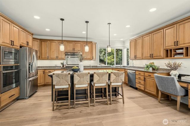 16048 SE 45th Place, Bellevue, WA 98006