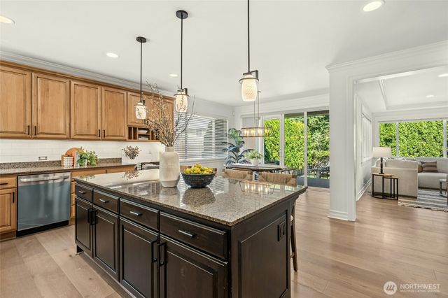 16048 SE 45th Place, Bellevue, WA 98006