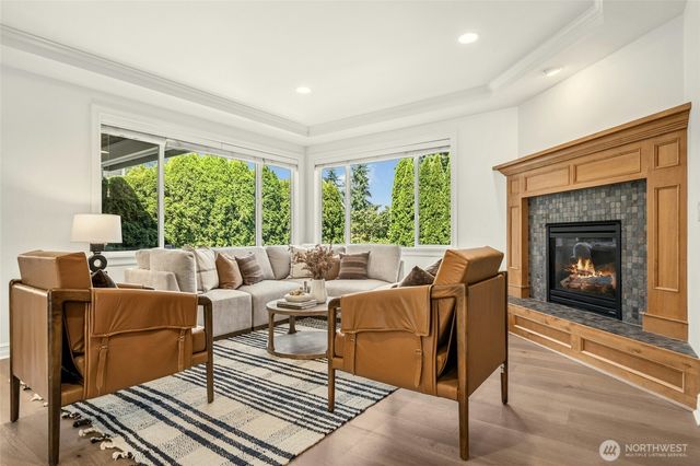 16048 SE 45th Place, Bellevue, WA 98006