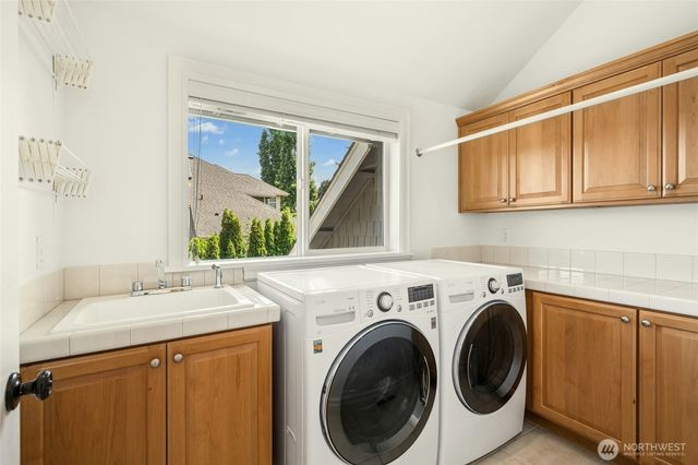 16048 SE 45th Place, Bellevue, WA 98006