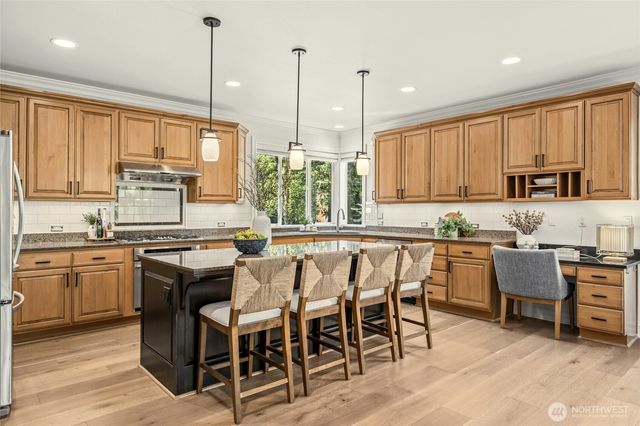 16048 SE 45th Place, Bellevue, WA 98006