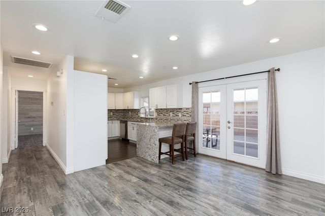 7728 Seagull Avenue, Las Vegas, NV 89145