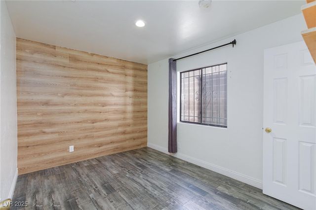 7728 Seagull Avenue, Las Vegas, NV 89145