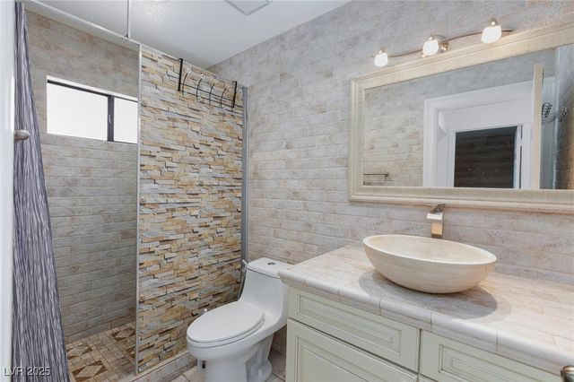 7728 Seagull Avenue, Las Vegas, NV 89145