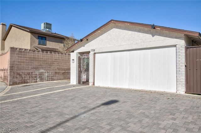 7728 Seagull Avenue, Las Vegas, NV 89145
