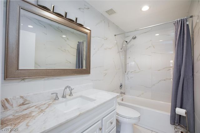 7728 Seagull Avenue, Las Vegas, NV 89145