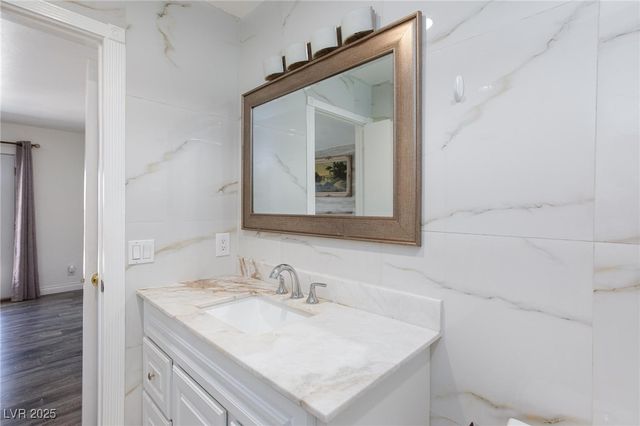 7728 Seagull Avenue, Las Vegas, NV 89145