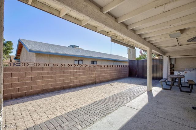 7728 Seagull Avenue, Las Vegas, NV 89145