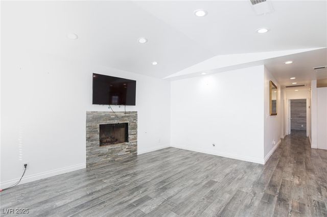 7728 Seagull Avenue, Las Vegas, NV 89145