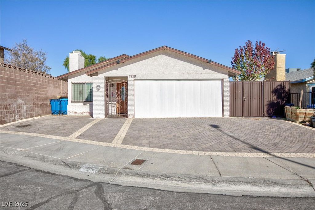 7728 Seagull Avenue, Las Vegas, NV 89145