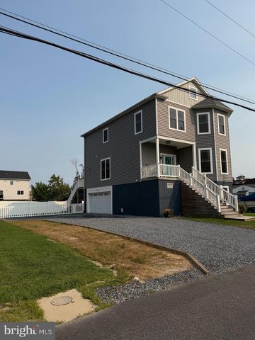9031 HINTON AVE, Sparrows Point, MD 21219