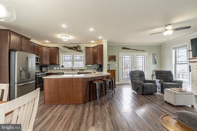 9031 HINTON AVE, Baltimore, MD 21219