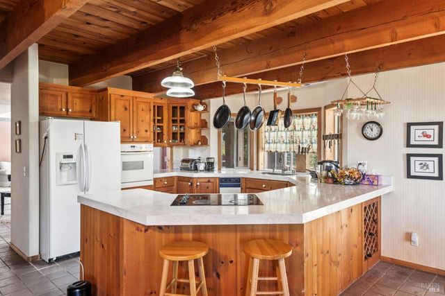 27 Beechwood Ct, Napa, CA 94558