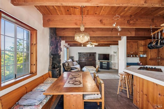 27 Beechwood Ct, Napa, CA 94558