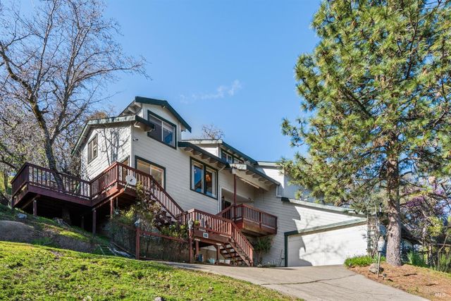 27 Beechwood Ct, Napa, CA 94558