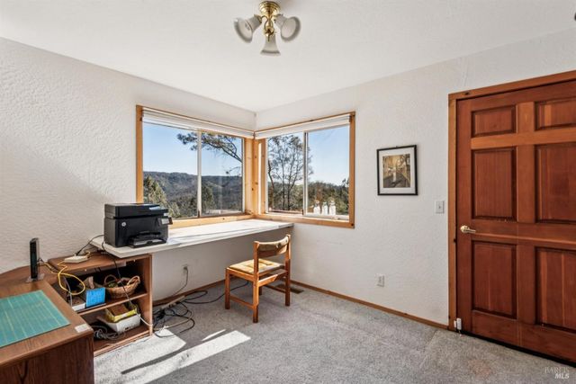 27 Beechwood Ct, Napa, CA 94558