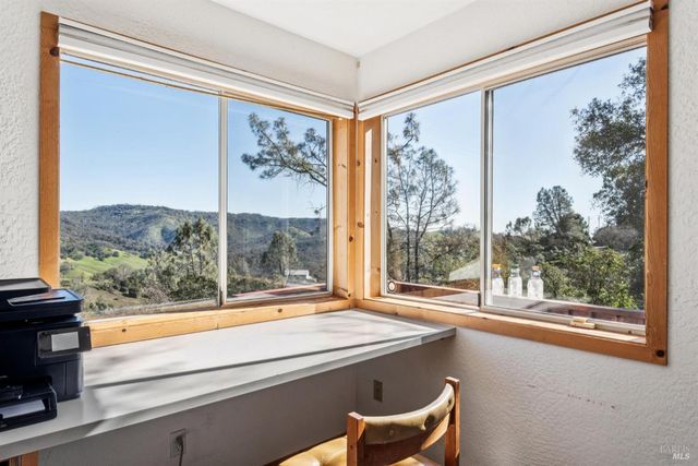 27 Beechwood Ct, Napa, CA 94558