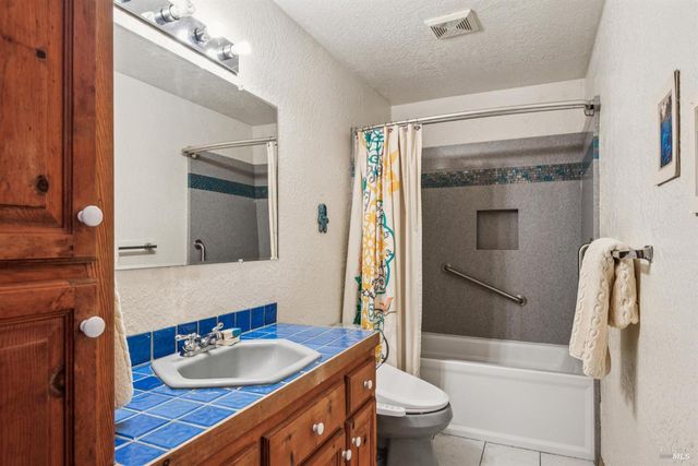 27 Beechwood Ct, Napa, CA 94558