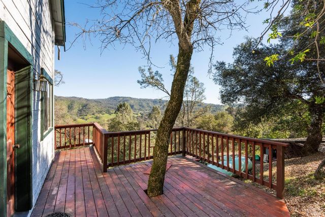 27 Beechwood Ct, Napa, CA 94558
