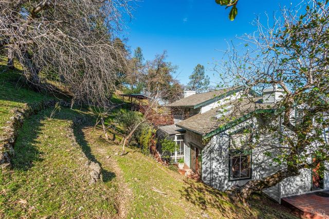 27 Beechwood Ct, Napa, CA 94558