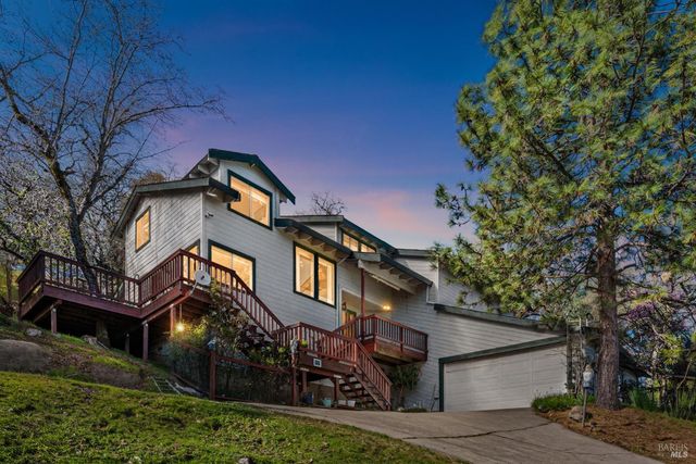 27 Beechwood Ct, Napa, CA 94558