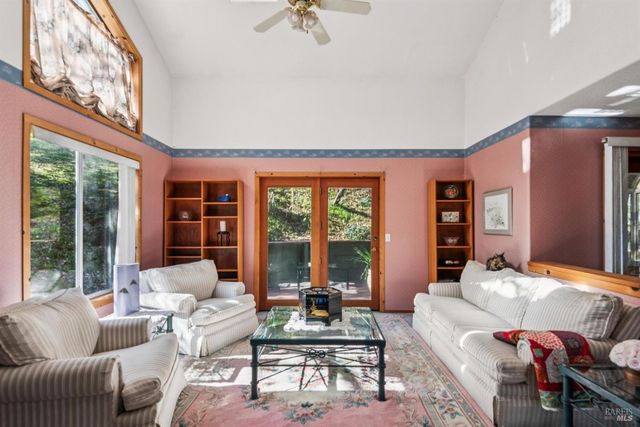 27 Beechwood Ct, Napa, CA 94558