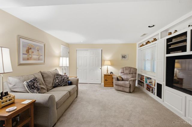 9450 Kemper Grove Lane, Symmes Twp, OH 45140