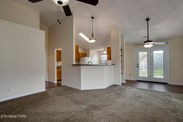 7763 Applecross Rd, Corryton, TN 37721