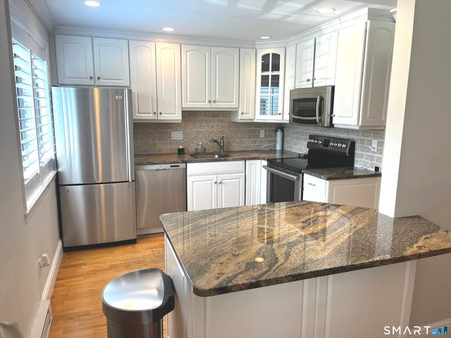 199 Gregory Boulevard E4, Norwalk, CT 06855