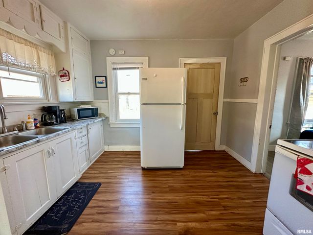 1418 S 11TH Street, Pekin, IL 61554