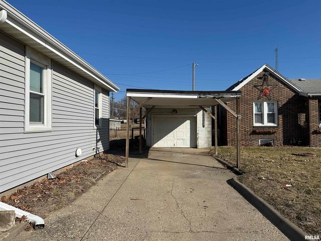 1418 S 11TH Street, Pekin, IL 61554