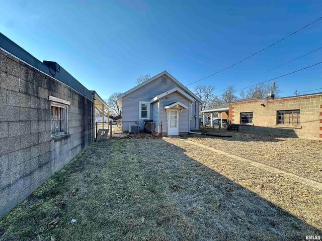 1418 S 11TH Street, Pekin, IL 61554