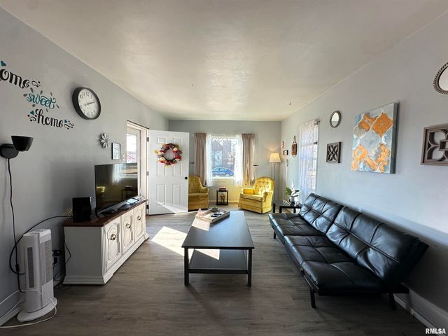 1418 S 11TH Street, Pekin, IL 61554